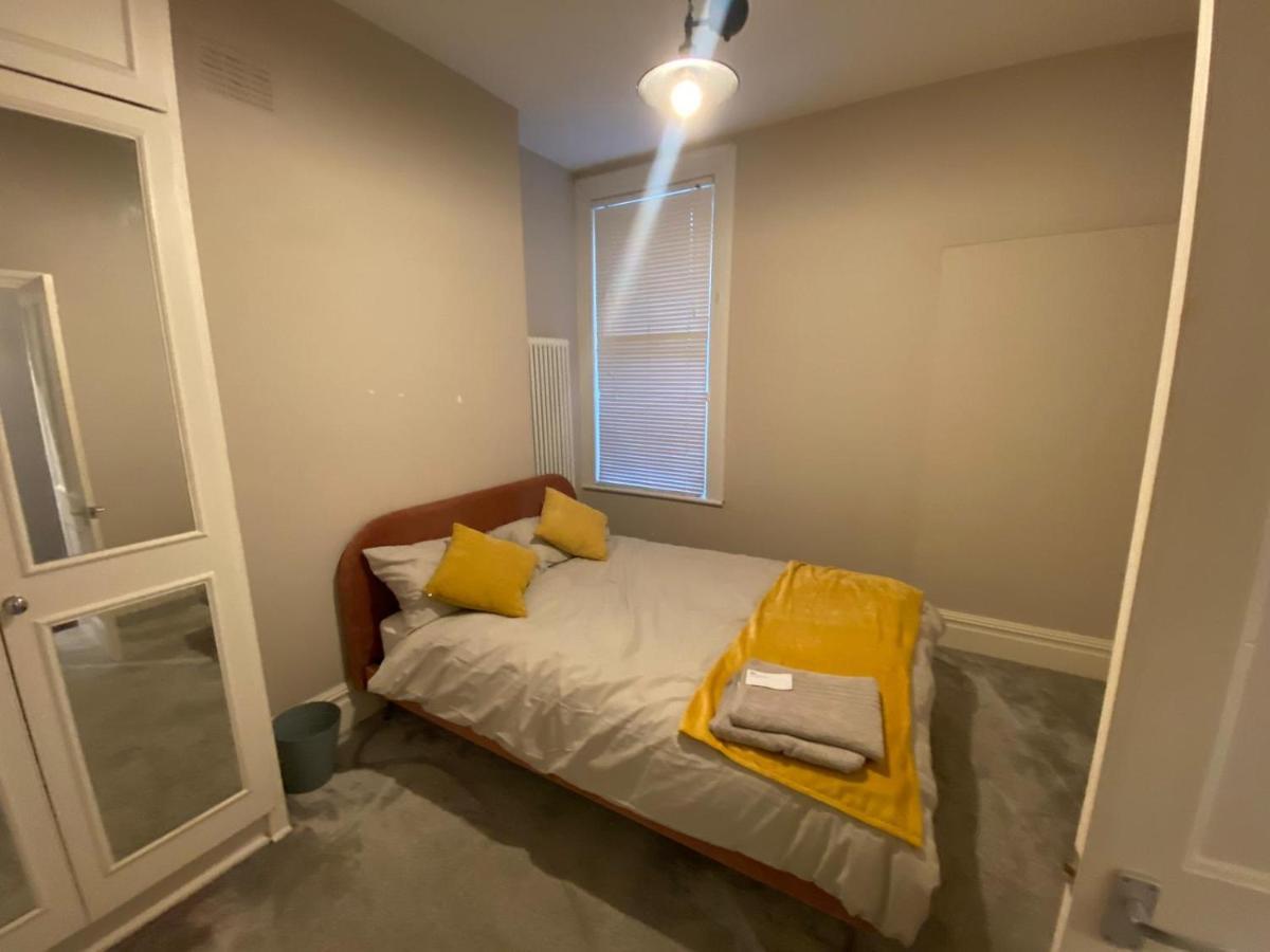 Spacious 2-Bed Apartment London Bagian luar foto