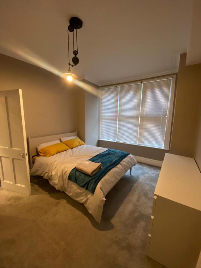 Spacious 2-Bed Apartment London Bagian luar foto