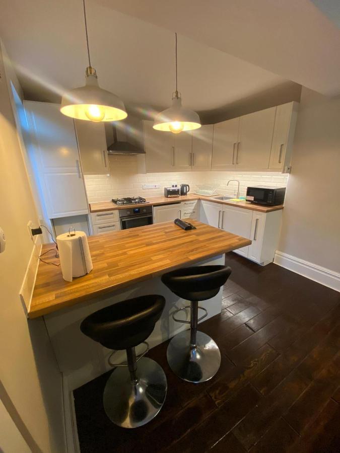 Spacious 2-Bed Apartment London Bagian luar foto